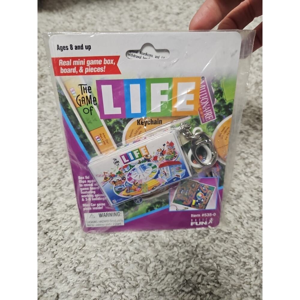 NIP vintage 90s LIFE KEYCHAIN MINI GAME BOX BOARD & PIECES hasbro toy